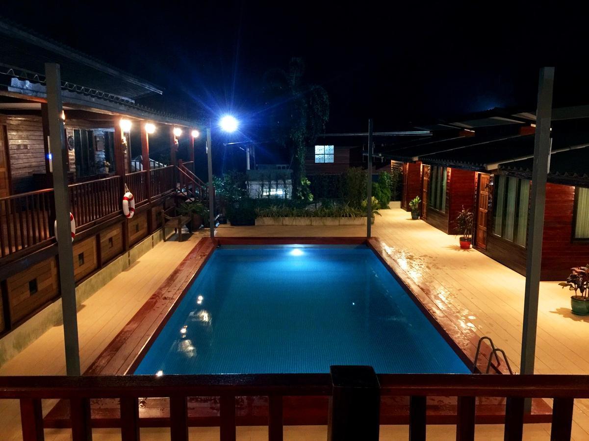 Chuchaiburi Sri Amphawa Ngoại thất bức ảnh