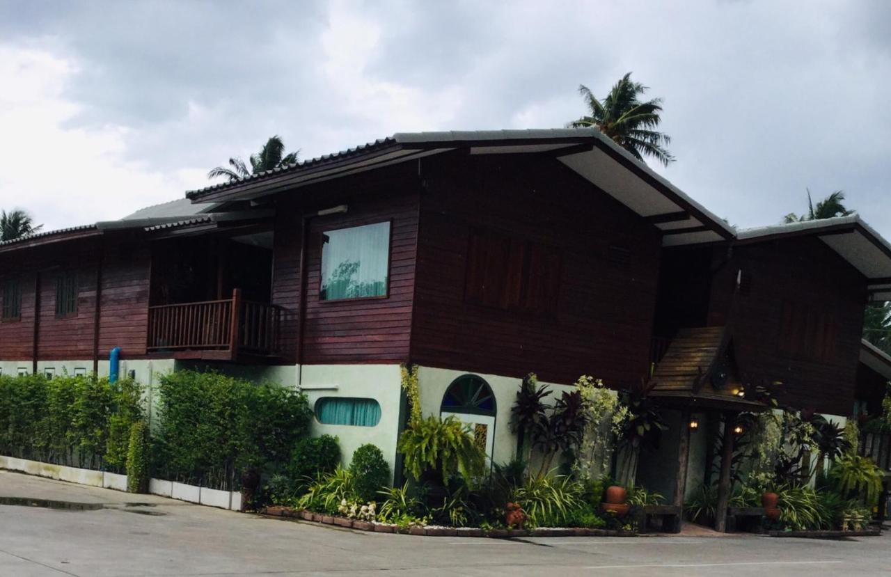 Chuchaiburi Sri Amphawa Ngoại thất bức ảnh